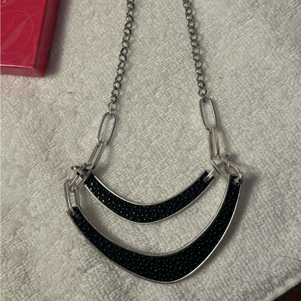 Premier Designs Fade To Black Necklace